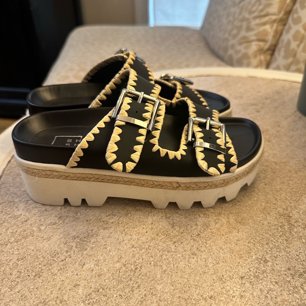 Shushop Laura size 6  Black and Cream Sandals